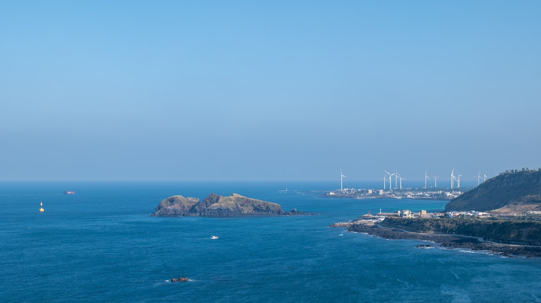 offshore wind power green hydrogen production South Korea 2026
