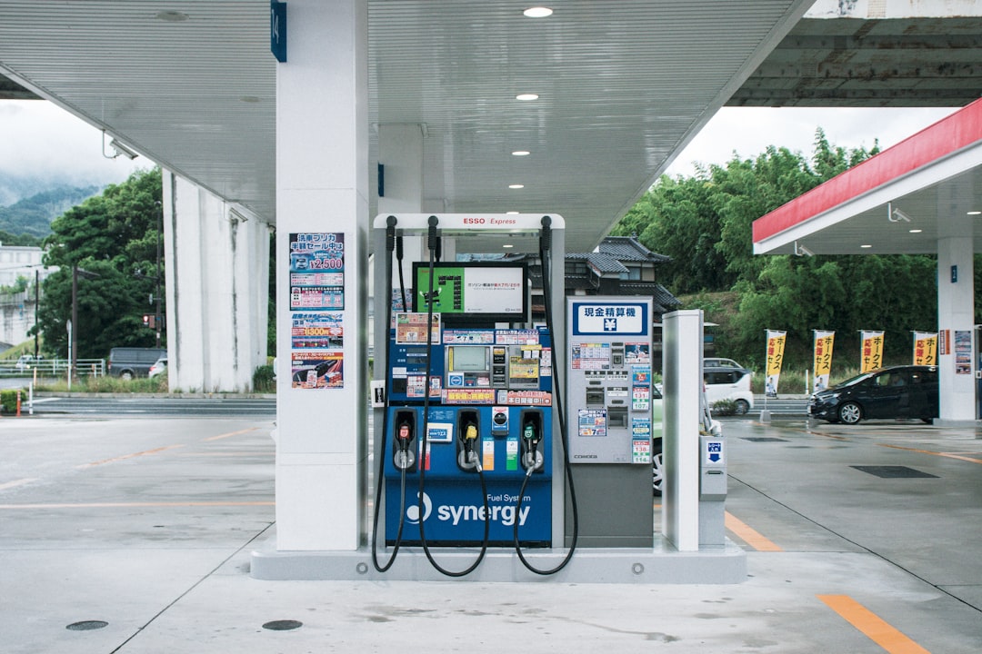 hydrogen fuel cell car refueling station 2026 efficiency comparison